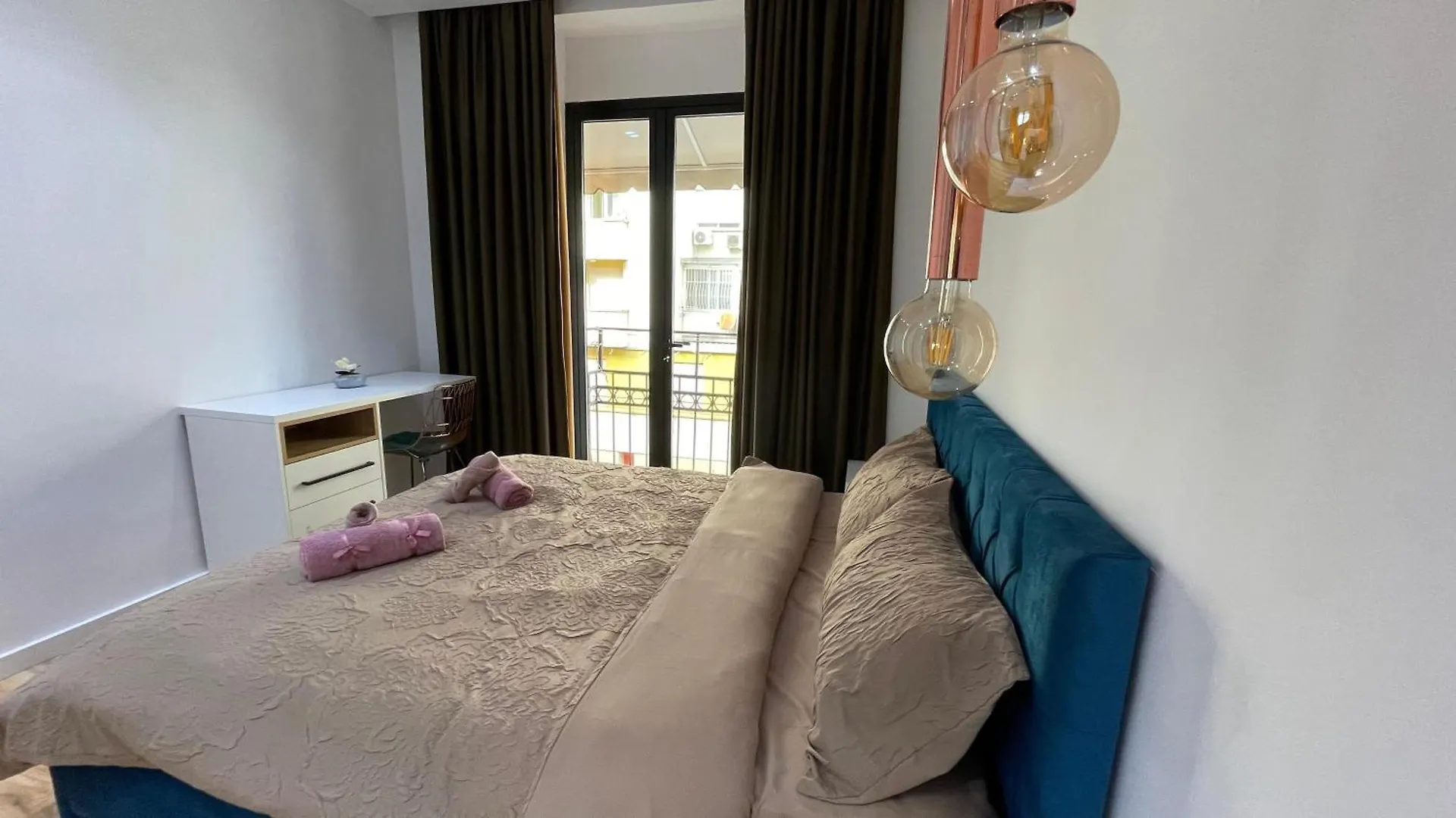 Likehome Center 1 Tirana Apartment